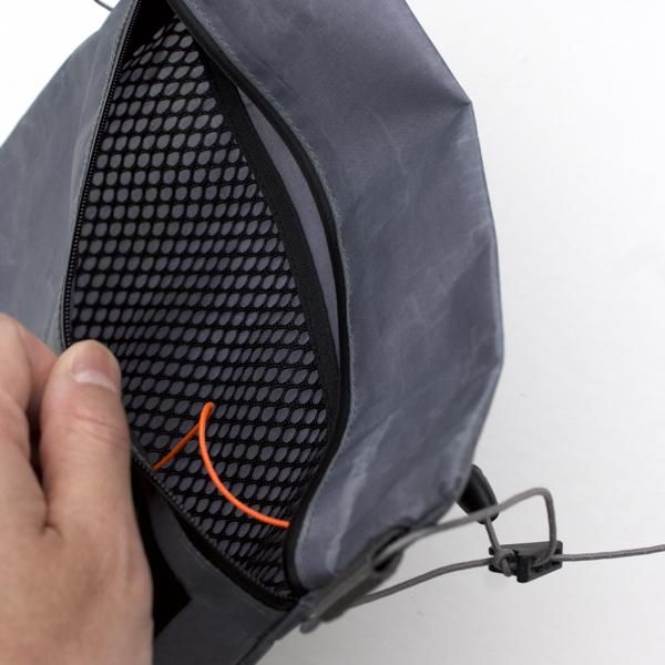 City to Summit   ハイカーズサコッシュ  (Hybrid Cuben Fiber)
