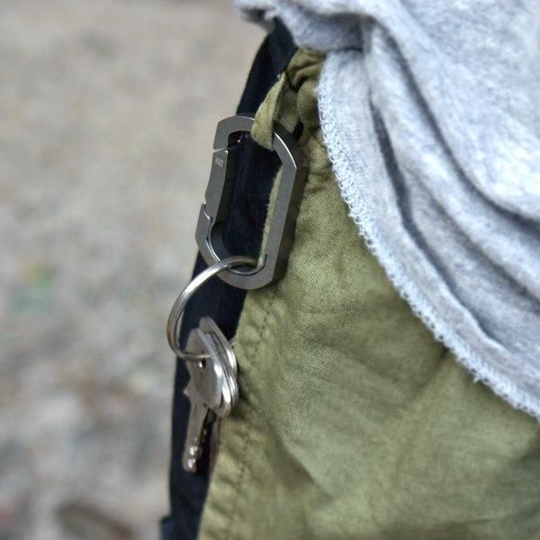 HANDGREY   チタンカラビナ