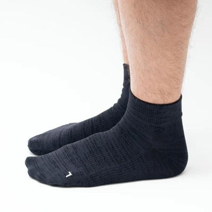 YUBI SOCKS Natural Shape Quarter Crew Axio Wool