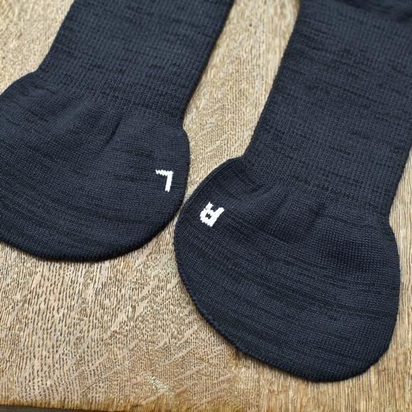 YUBI SOCKS Natural Shape Quarter Crew Axio Wool
