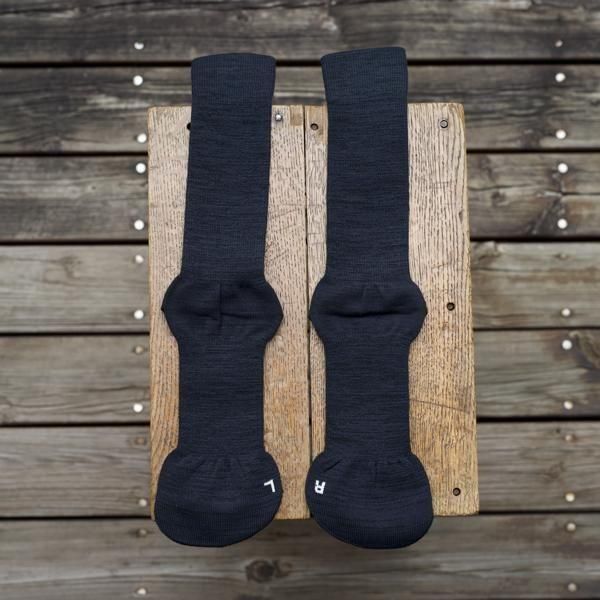 YUBI SOCKS  Natural Shape Crew Axio Wool
